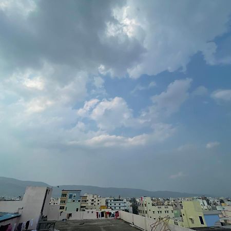 Lsr Service Apartments Tirupati Exteriér fotografie