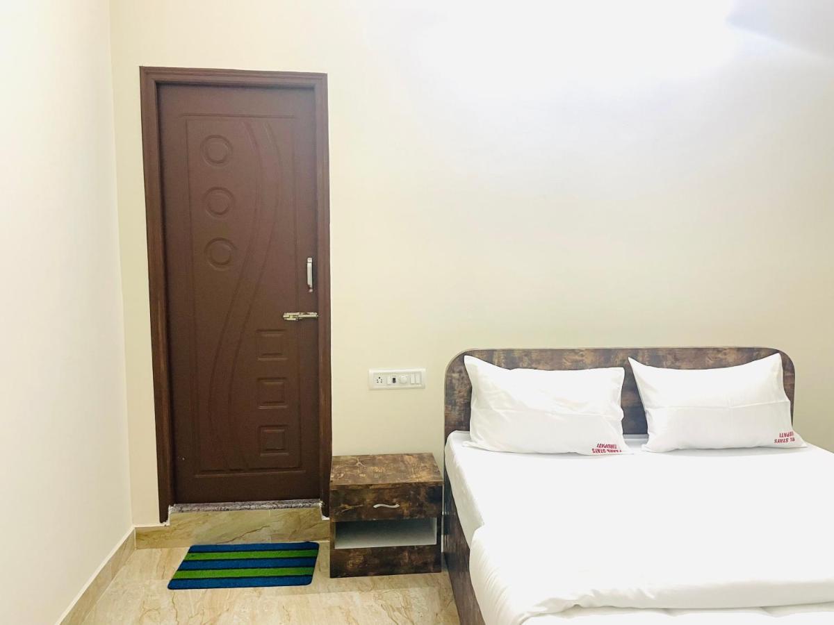 Lsr Service Apartments Tirupati Exteriér fotografie