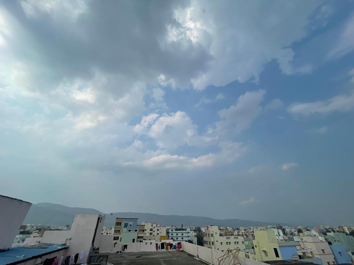 Lsr Service Apartments Tirupati Exteriér fotografie